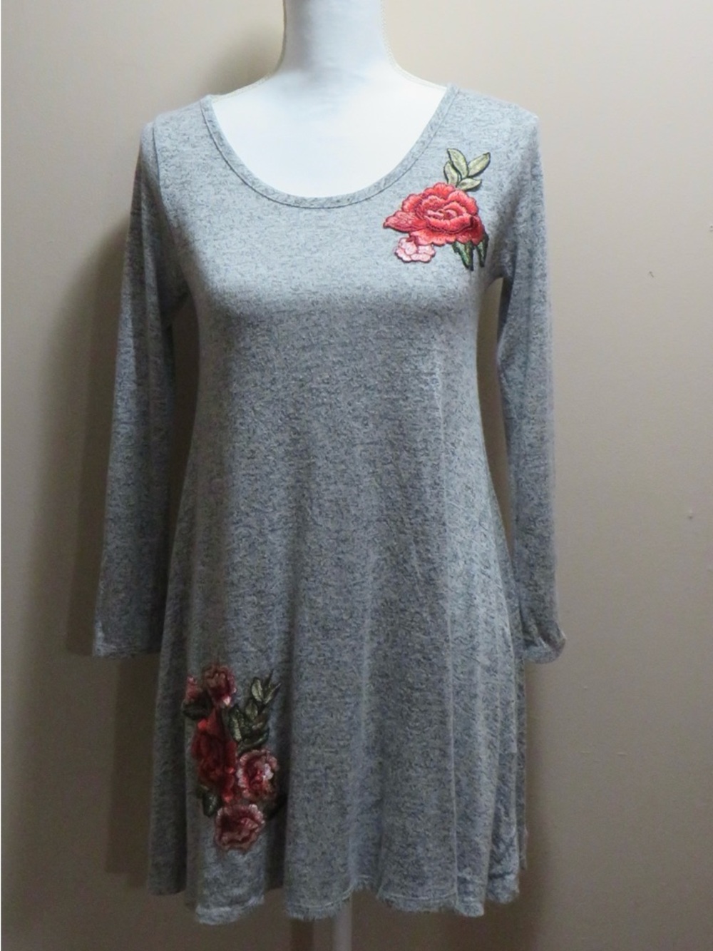 French Atmosphere Women’s (Juniors) Gray Long-Sleeve Dress. Size 5
